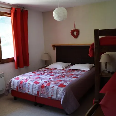 - Restaurant Le Blanchon Отель 2*