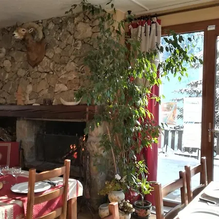 - Restaurant Le Blanchon 호텔 셀로네