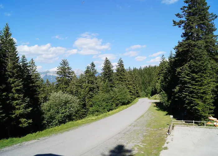 - Restaurant Le Blanchon 2*