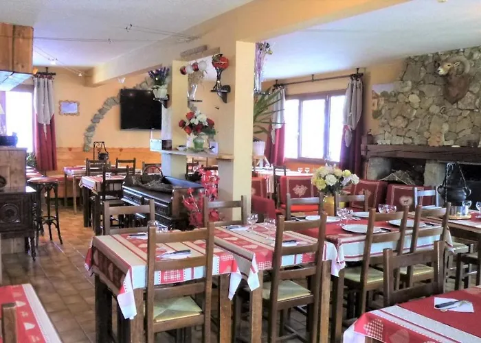 - Restaurant Le Blanchon Hotel Selonnet